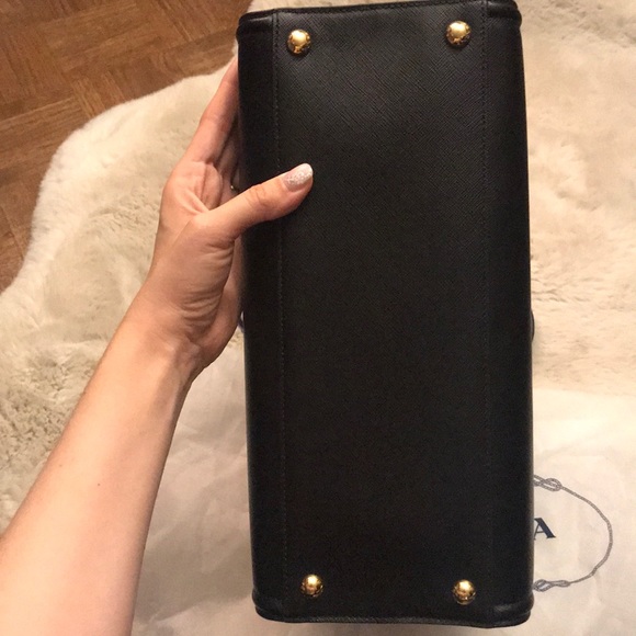 Prada - Large Saffiano Leather bag - Picture 6 of 14